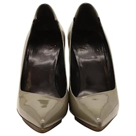 Balenciaga-Sapatos bico fino Balenciaga em couro envernizado cinza-Cinza