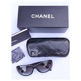 Chanel-Cat-Eye-Sonnenbrille mit Perlen - sehr guter Zustand-Schwarz