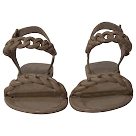 Givenchy-Givenchy Jelly Plate Chain Flat Sandals in Beige Plastic-Brown,Beige