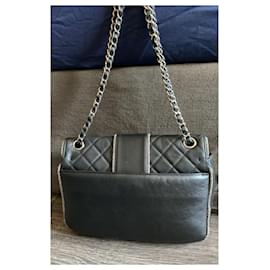 Chanel-Borsa a tracolla classica/senza tempo-Nero