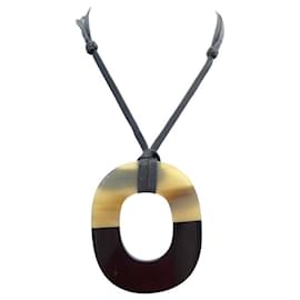 Hermès-HERMES PENDANT NECKLACE ISTHMU GM 40 CM BUFFALO HORN NECKLACE LACQUER-Beige