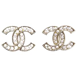 Chanel-NUEVE PENDIENTES CHANEL LOGO CC Y PERLAS AB6959 PENDIENTES DORE NUEVOS 2021-Dorado