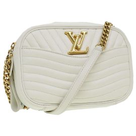 LOUIS VUITTON New Camera Shoulder Bag Leather White M53863 Auth bs3471 White