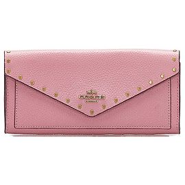 Coach Portafoglio lungo in pelle con borchie Rosa