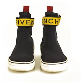 Givenchy-Givenchy Paris George V Sock Blue Yellow Signature Sneakers im Einzelhandel bei 650$-Blau