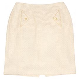 Versátil Chanel 12P, 2012 Saia Primavera de Algodão Marfim com 2 bolsos e botões Pearl CC Cru