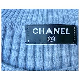 Chanel-CHANEL Light gray ribbed knit sweater 6 CC T buttons34/36 very good condition-Grey