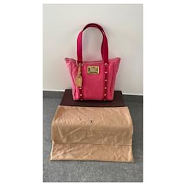 Louis Vuitton-Antigua-Pink