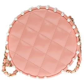 Chanel-Rare Chanel "Round on Earth" shoulder bag in pink quilted calf leather edged with fancy pearls-Pink