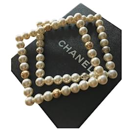 Chanel-Par de pulseras de perlas cuadradas-Dorado
