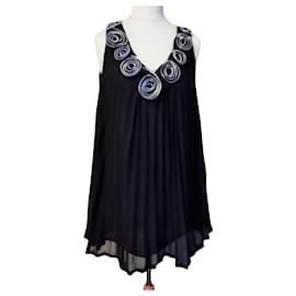 Yumi Kim-YUMI TUNIC DRESS DRESS RELIEF ROSETTES PLEATED BACK CLOSURES S M/L OR S 42-Black