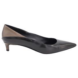 Max Mara Pointed Toe Kittens Heel Pumps in Black Leather  Black