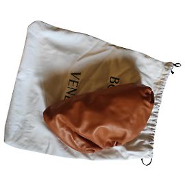 Bolsa Pouch Bottega Veneta em couro conhaque Conhaque