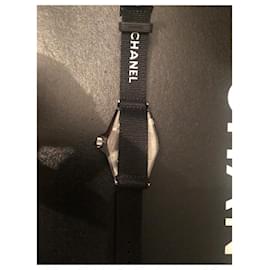 Chanel-Model J12-G10 Glossy black ceramic and steel varnished calf leather strap-Black