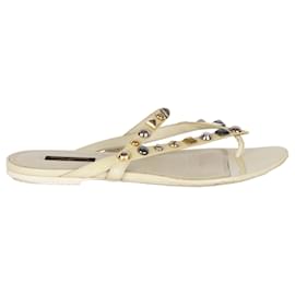 Louis Vuitton-Sandália Thong com Tachas Louis Vuitton-Branco