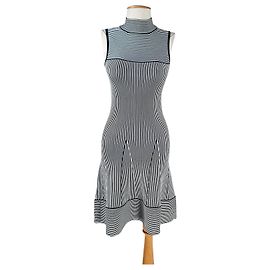 Autre Marque NIKKIE Elastisches gestreiftes Kleid Schwarz Weiß Schwarz Weiß