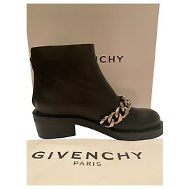 Bottines Givenchy en cuir noir Taille 38 Noir