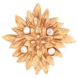 VINTAGE BROCHE YVES SAINT LAURENT GOOSSENS FLEUR INCRUSTEE PERLES PEARLS BROOCH Doré