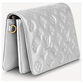 Louis Vuitton LV Pochette Coussin prata Prata