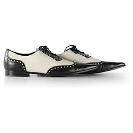 Gucci-Gucci Black & White Leather Pointed Toe Lace-Up Brogues-Multiple colors