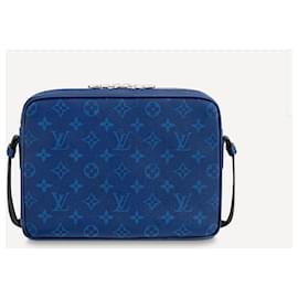 Louis Vuitton-Besace LV Outdoor bleue-Bleu