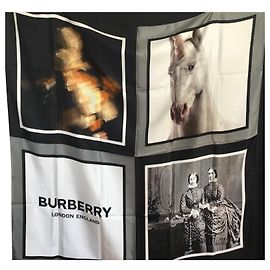 Burberry scialle 140 X 140 - 100% soie Multicolore