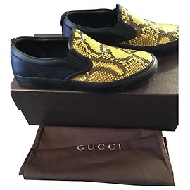Gucci sapatos masculinos de couro Python Preto Amarelo