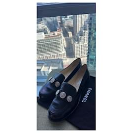 Chanel Pink & Black Mules – Dina C's Fab and Funky Consignment Boutique