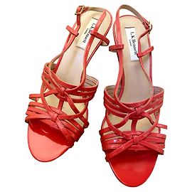 Lk Bennett Riemchensandalen L.K. Bennett 38 Koralle Lackleder Koralle