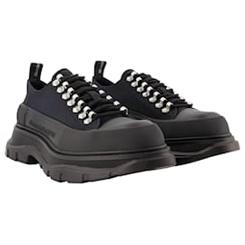 Alexander Mcqueen-Tread Slick Sneakers - Alexander Mcqueen - Black/Silver - Canva-Multiple colors