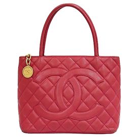Chanel Médaillon Rouge
