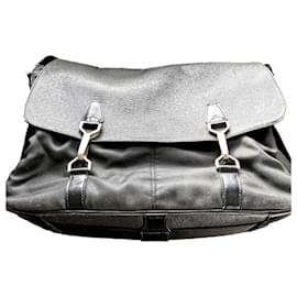 Louis Vuitton-taiga epi green-Dark green