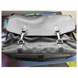 Louis Vuitton-taiga epi green-Dark green