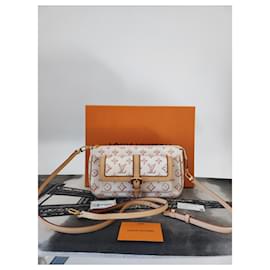 Louis Vuitton-Maxi Pouch Accessories-Beige
