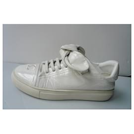 Chanel-CHANEL Aged white patent leather trainers very good condition T36-White