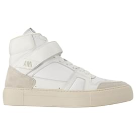 Ami Paris-High-Top-ADC-Sneakers aus weißem Leder-Weiß