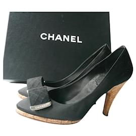 Chanel-CHANEL Escarpins tissu noir talon liège T37,5 FR bon état-Noir