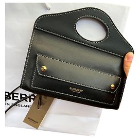 Borsa Burberry in pelle di struzzo nera Nero