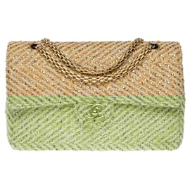 Chanel-Chanel Timeless medium limited edition single flap bag in gold and beige Tweed-Golden