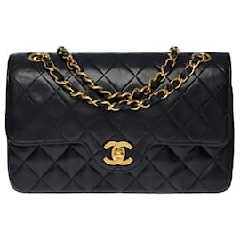 Chanel-Chanel Timeless shoulder bag 23 cm with lined flap in black quilted lambskin-Black