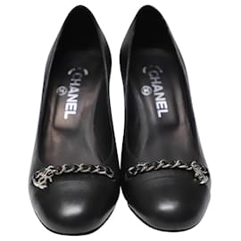 Chanel-Timeless Chanel CC Logo Chain Charm Pumps in Black Lambskin Leather-Black