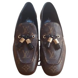 Sapatilhas Louis Vuitton Castanhas de Couro e Tecido Tamanho 38.5 Marrom