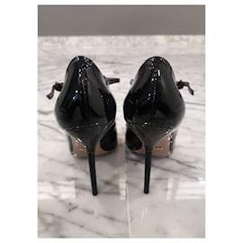 Gucci-Gucci Black Patent T bar heels sz 38-Black