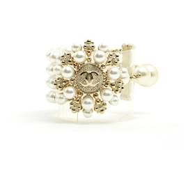 Chanel-05A PEARL ROWS AND FLOWER-Golden