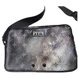 Louis Vuitton-ALPHA  MESSENGER GALAXY-Noir