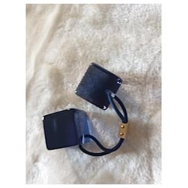 Inclusion hair accessory Louis Vuitton Blue in Plastic - 23998530