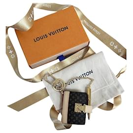 Louis Vuitton-Llavero Louis Vuitton-Castaño,Negro,Gold hardware