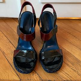 Yves Saint Laurent-YVES SAINT LAURENT  Sandals T.eu 37 Patent leather-Navy blue