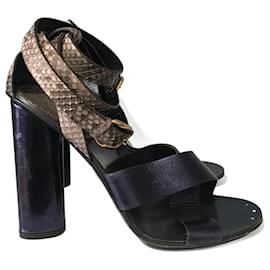Gucci-GUCCI  Sandals T.eu 40 Exotic leathers-Navy blue
