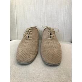 Louis Vuitton LV Zapatos Oxford perforados de ante marrón para hombre con  cordones 7 Castaño Suecia ref.928284 - Joli Closet
